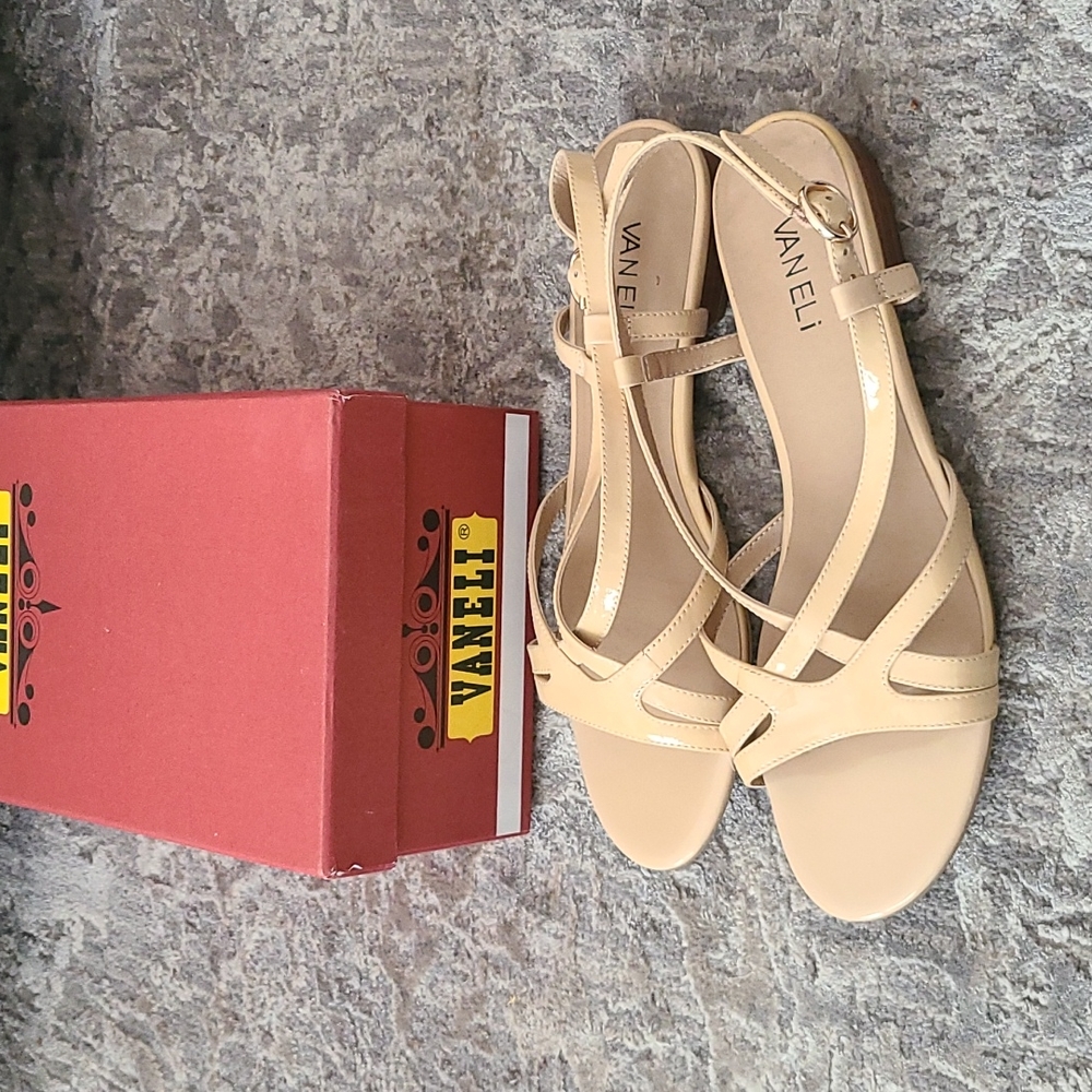 VANELi  patent sandals